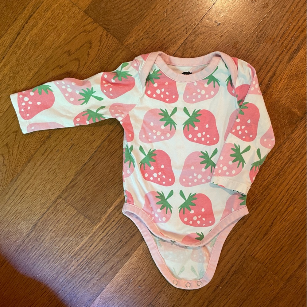 Monica + Andy Strawberry Onesie Size 0-3 month- Girls- LIKE NEW